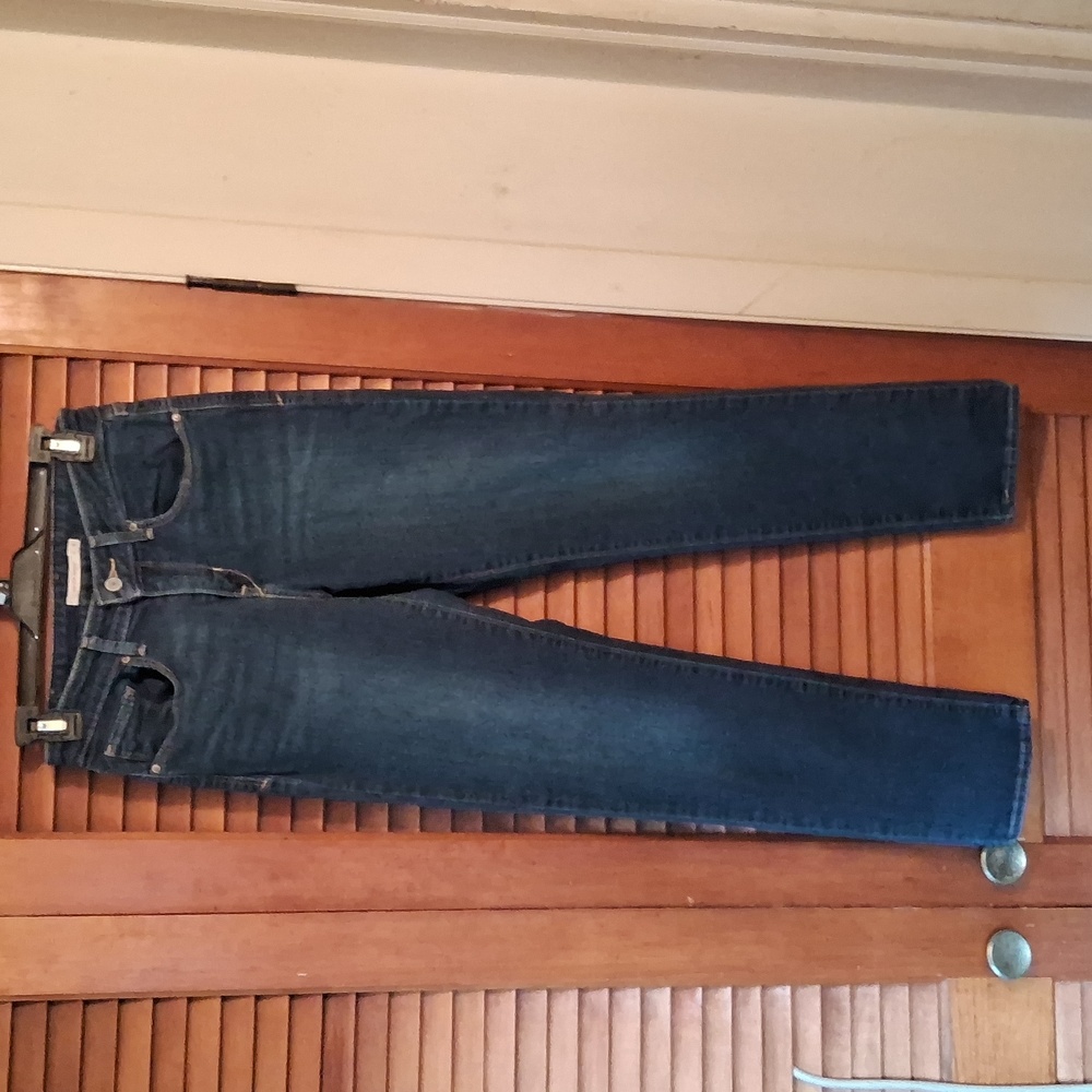 Levi's woman size 4 mid rise skinny denim jeans